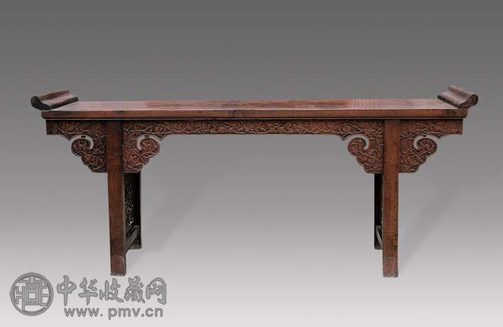 清初 紫榆双面雕花卉翘头案