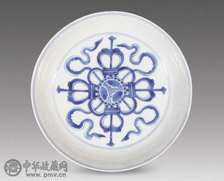 清康熙 青花十字宝杵纹盘