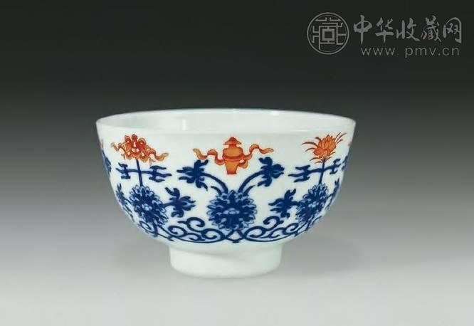 清光绪 青花加矾红八吉祥纹碗