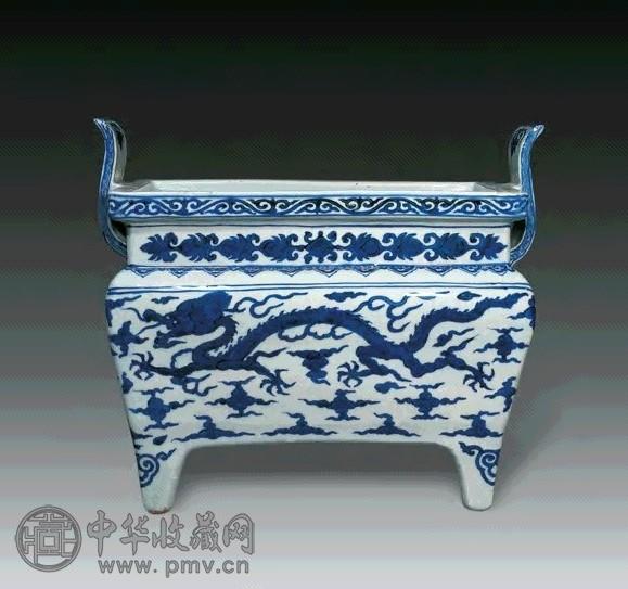 明隆庆 青花云龙纹四足鼎式炉
