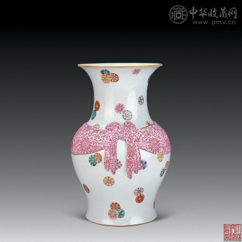 清乾隆 料釉粉彩皮球花堆瓷大吉瓶