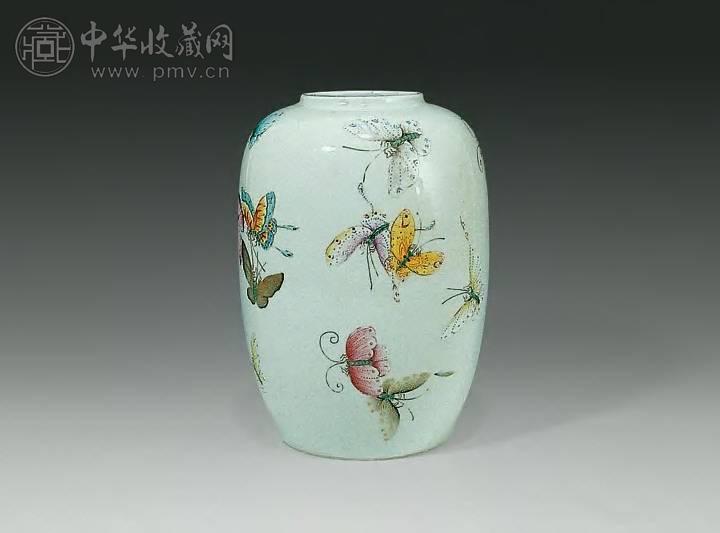 清晚期 粉彩蝴蝶纹小罐