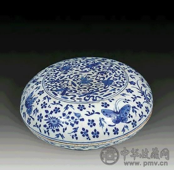 清道光 青花蝴蝶纹盖盒