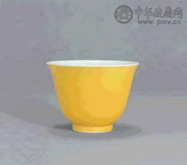 清雍正 黄釉撇口杯
