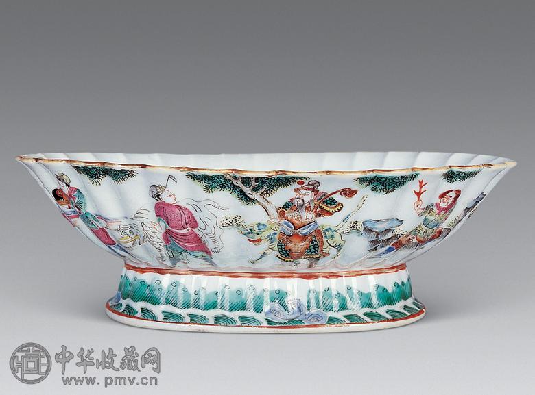 中国古美術品　清の時代　色絵　粉彩菓子鉢　色絵　果盤 17cm 中国古美術品 清の時代 色絵 粉彩菓子鉢 色絵 果盤 17cm