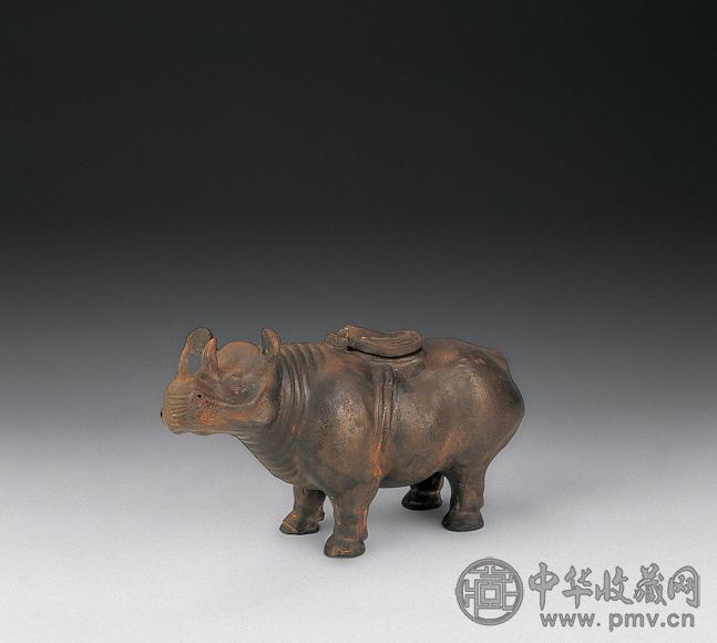 清 瓷雕犀牛摆件