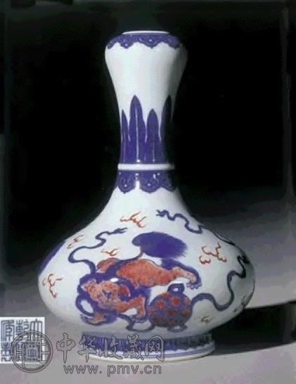 清乾隆青花釉里红瑞狮戏球纹蒜头瓶收藏资讯|艺术家|书画家|书画名人