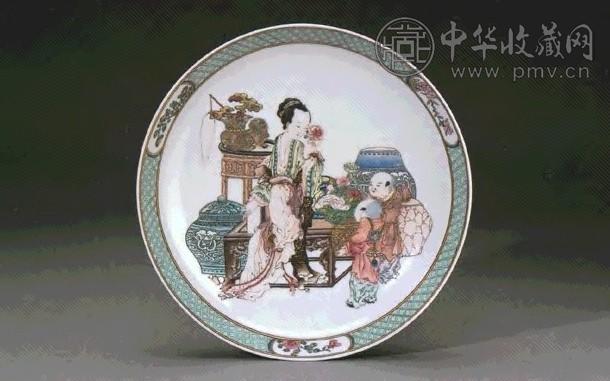 清雍正 外胭脂红釉内粉彩仕女怀古图盘