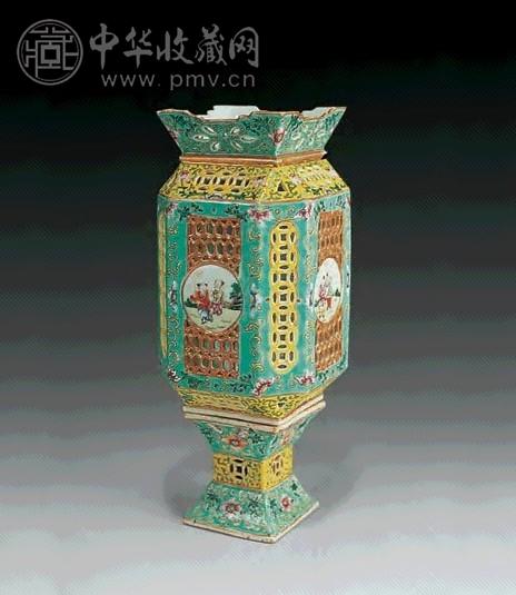 民国 粉彩镂空婴戏瓷灯罩