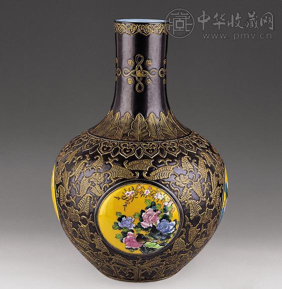 近代 黑釉开光粉彩花卉天球瓶
