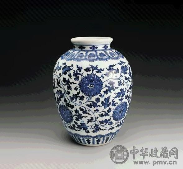 清康熙 青花缠枝花卉纹太白尊