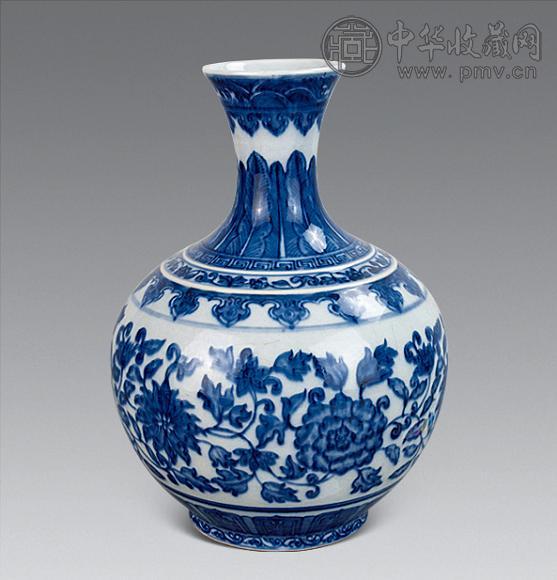 民国 青花牡丹纹瓶