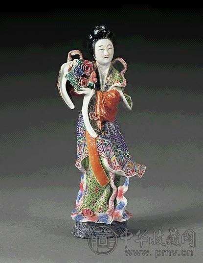 民国 矾红描金粉彩仕女像