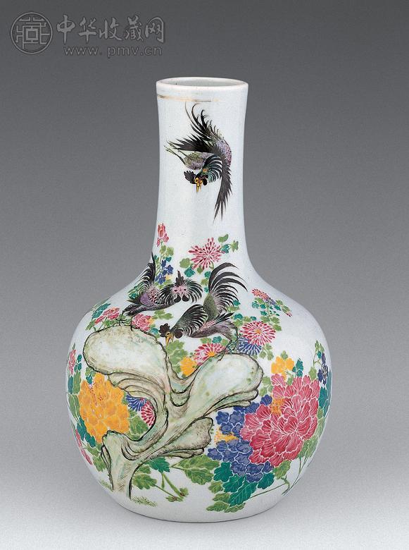 民国 浅绛彩花鸟天球瓶