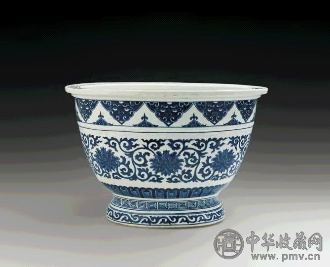 中国美術 青花 纏枝蓮花紋 獣耳 壷 高18.2cm(LC515) 中国美術 青花 纏枝蓮花紋 獣耳 壷 高18.2cm(LC515) 中国美術 青花 纏