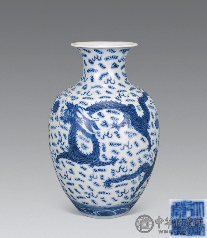 民国 青花云龙纹萝卜尊