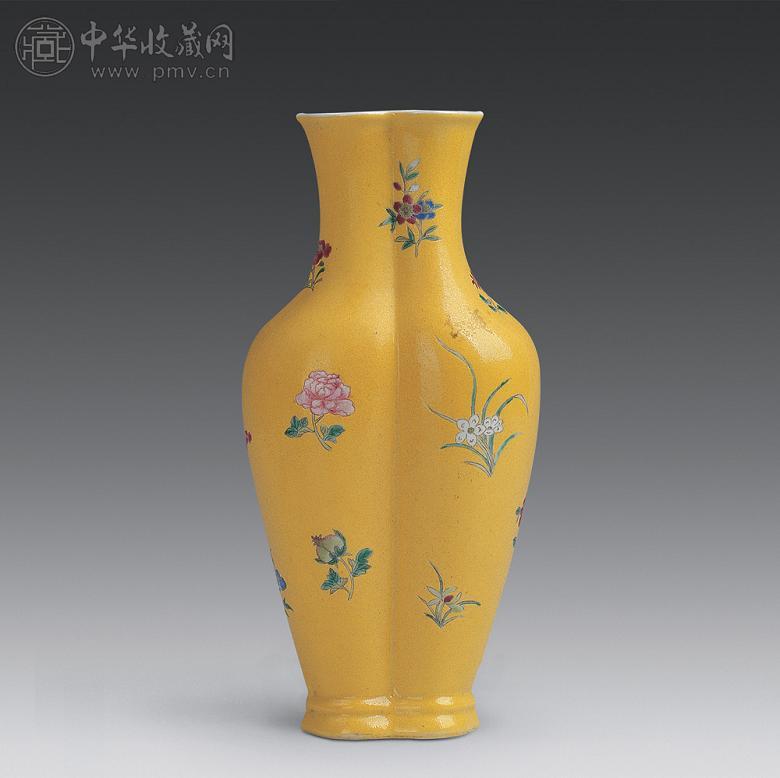 民国 黄地粉彩花卉双联瓶