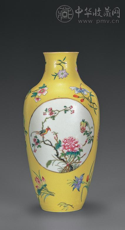 民国 黄地粉彩开光花鸟瓶