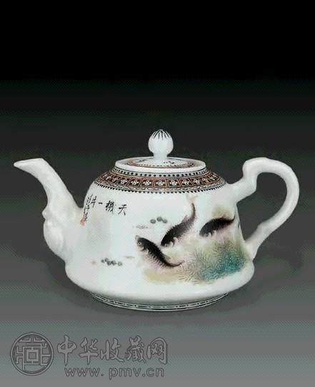 汪禹粉彩鱼藻纹壶