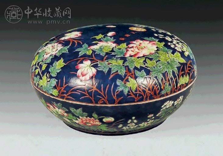 民国 紫地粉彩花卉捧盒