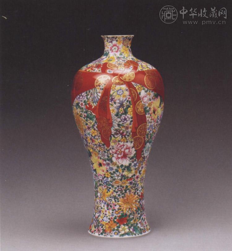 民国 粉彩百花锦地包袱瓶