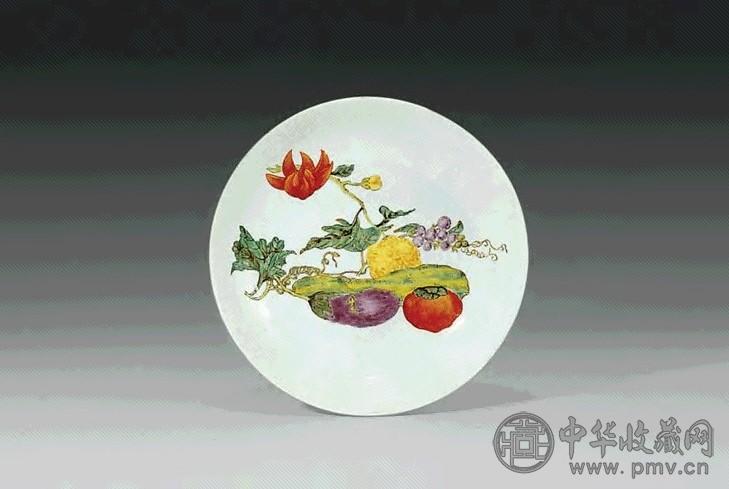 民国 珊瑚红描金粉彩瓜果纹盘