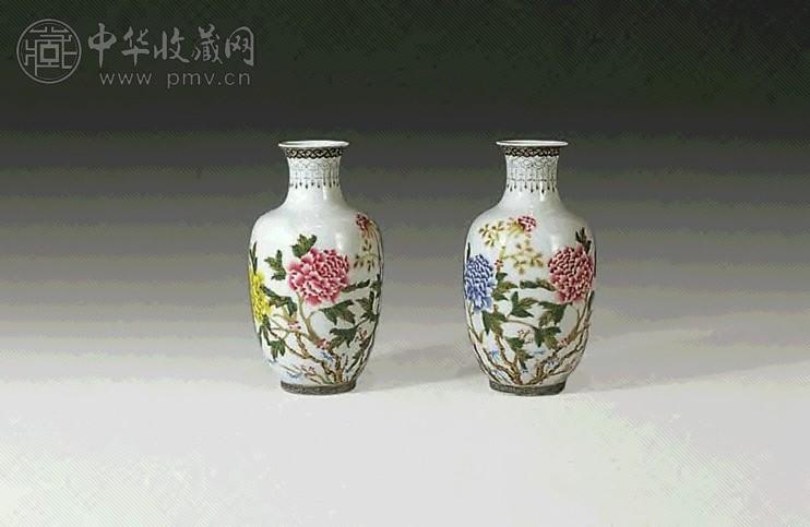 民国 粉彩牡丹小瓶(1对)