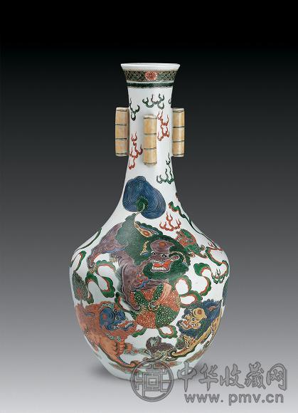民国 五彩狮纹四贯耳天球瓶