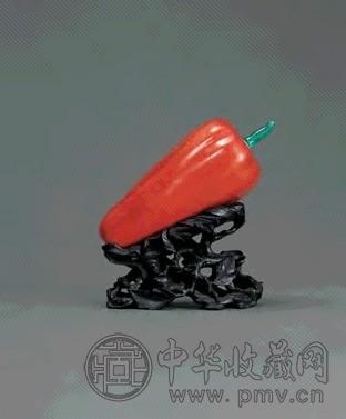 清晚期 珊瑚红釉辣椒形鼻烟壶