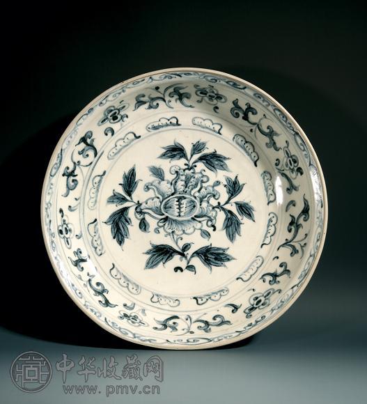 越南十五/十六世纪 青花菊花纹碟