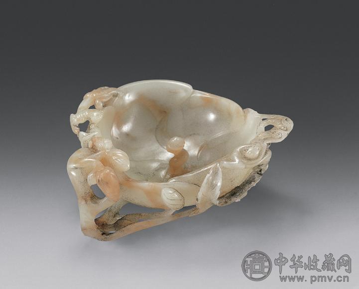 明 玉螭龙荷叶洗