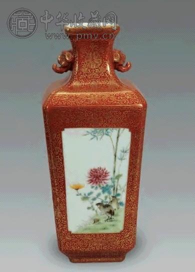 民国 珊瑚红描金地粉彩开光四季花鸟纹方瓶