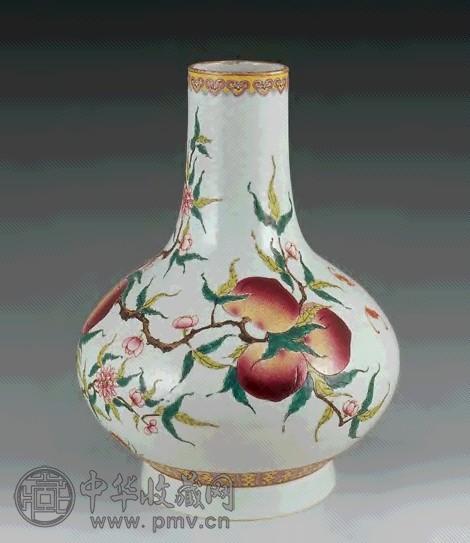 民国 粉彩九桃天球瓶