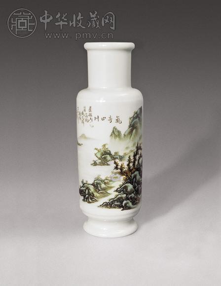 民国 粉彩山水小棒槌瓶