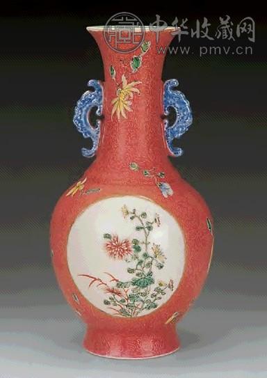 民国 胭脂水轧道开光花卉纹双耳瓶