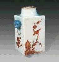 民国 矾红花鸟兽耳四方瓶