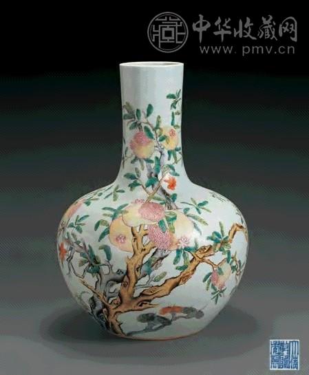 民国 粉彩石榴纹天球瓶