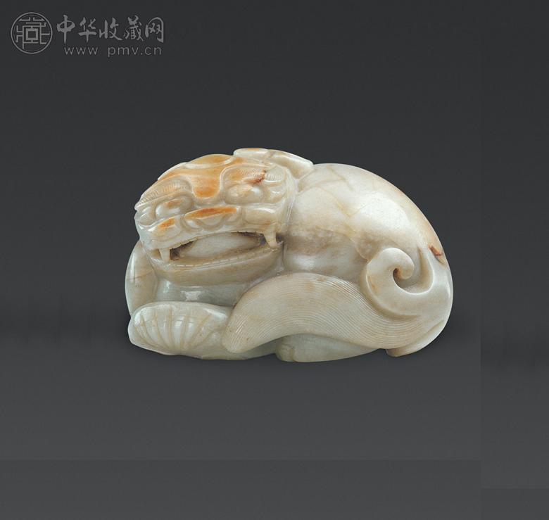 清 青玉雕留皮瑞兽镇纸