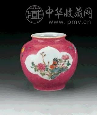 民国 胭脂水轧道开光富贵加冠纹罐