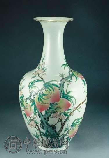 民国 粉彩九桃瓶