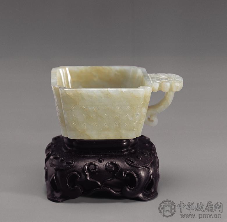 清初 青白玉云雷纹耳杯