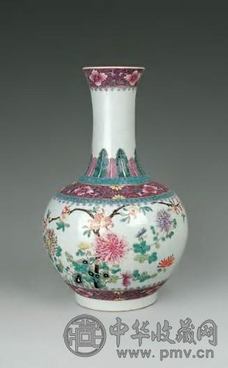 民国 粉彩花卉赏瓶