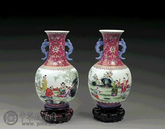 民国 粉彩婴戏图双耳瓶(1对)