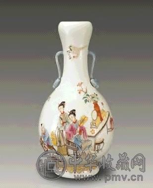民国 粉彩人物纹蒜头瓶