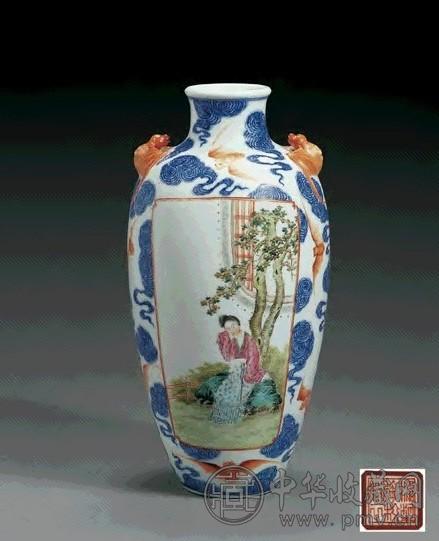 民国 青花矾红云蝠纹开光粉彩人物双蝠耳瓶