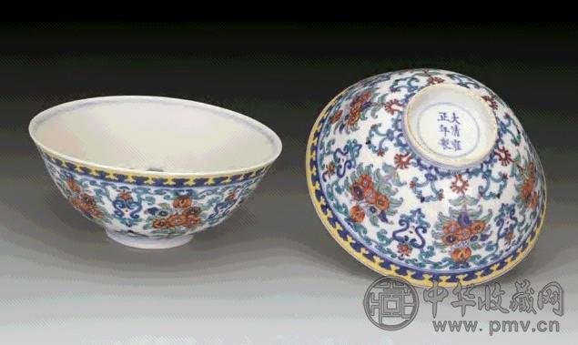 民国 斗彩缠枝花卉纹碗(1对)