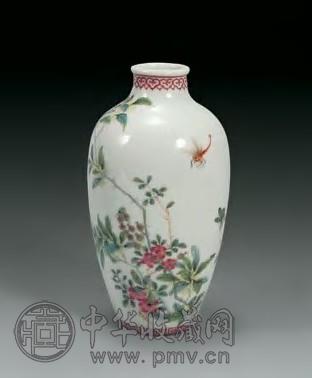 民国 粉彩蜻蜓花卉纹瓶