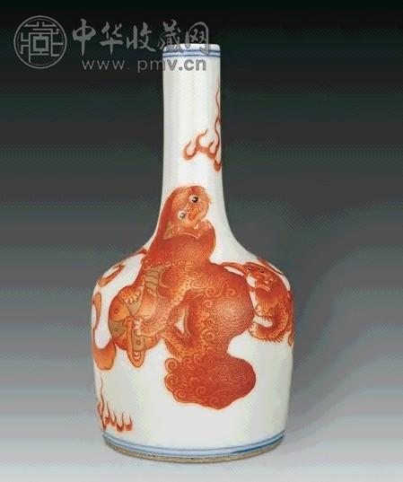 民国 青花矾红描金太狮少狮摇铃尊