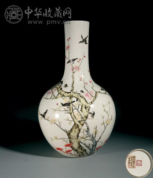 民国洪宪 粉彩喜鹊登梅图大锥把瓶