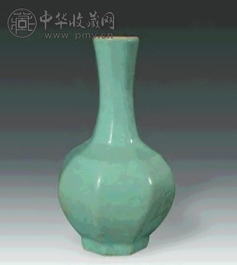 民国 松石绿釉八棱瓶